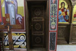 Vrata u duborezu unutar crkve Sv. Dimitrija